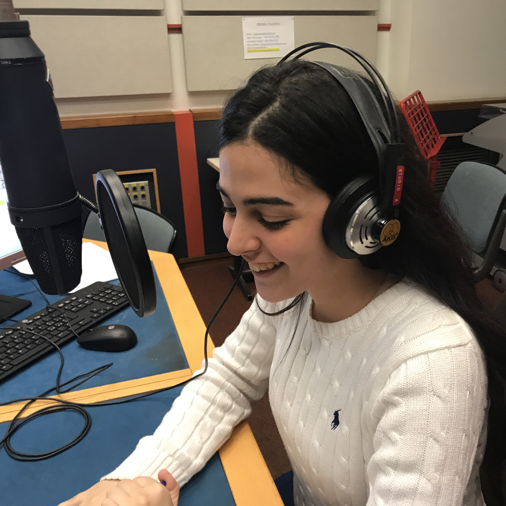 Roberta in studio radiofonico